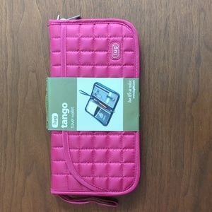 NWT lug Tango Travel Wallet